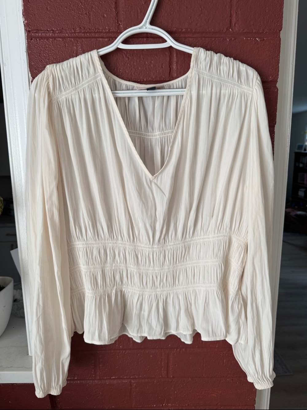 Universal Thread Cream V-Neck Smocked Peasant Blouse